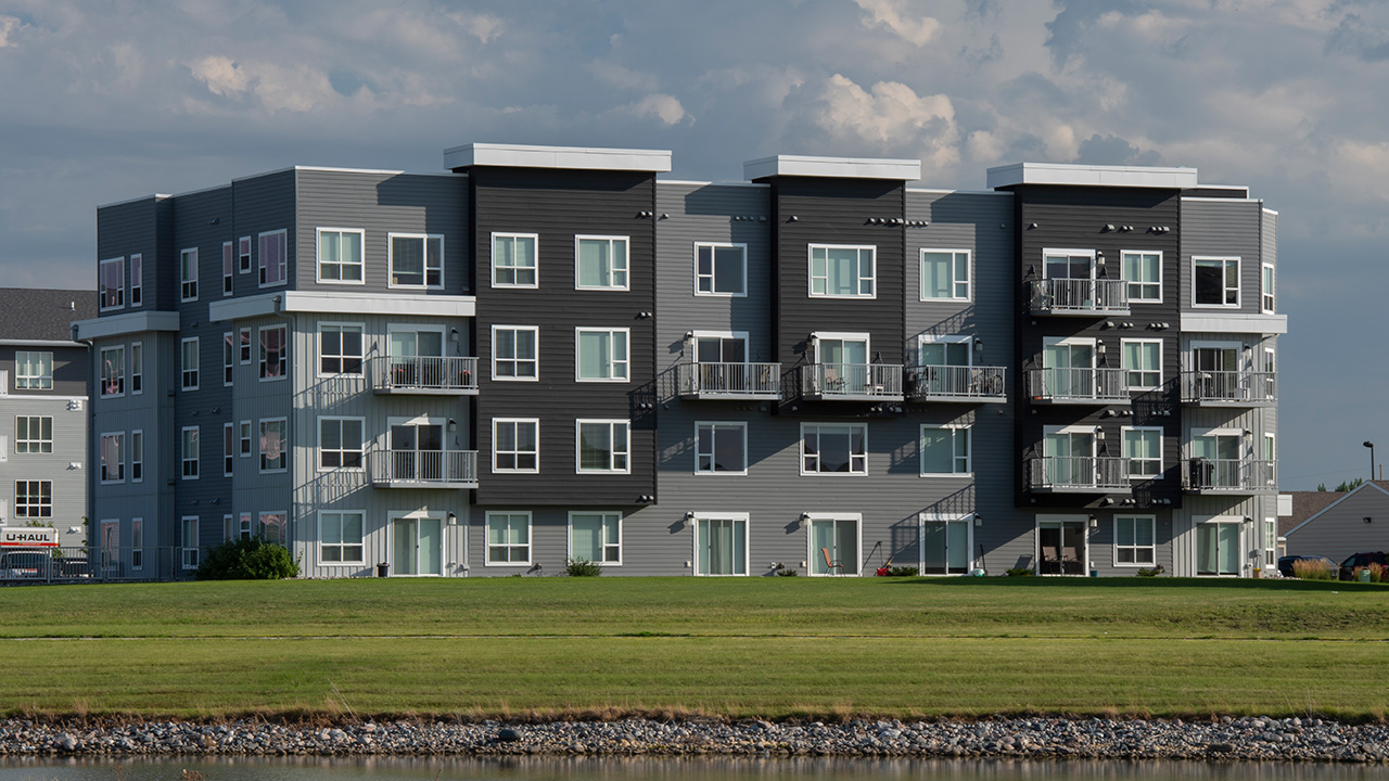 Edition Apartments, Moorhead MN, TruCedar Double 4" Lap, Bennington Beige